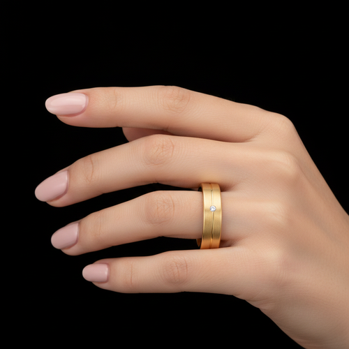 Pozlaćena ravna burma 925 s cirkonom 24kt 6mm na elegantnoj ženskoj ruci